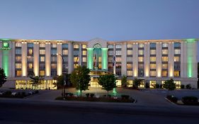 Holiday Inn & Suites Montreal Airport By Ihg Dorval Exterior photo