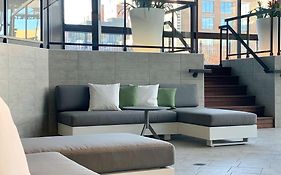 Doubletree By Hilton Montreal Hotel Exterior photo