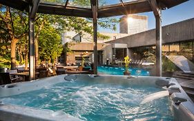 Hotel Bonaventure Montreal Exterior photo